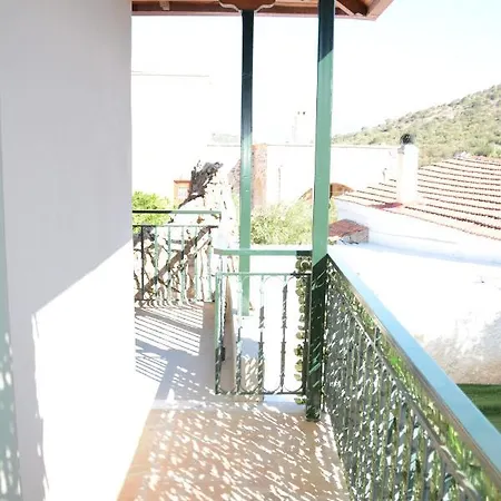 Thalis Apartment *