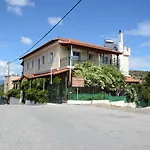 θαλής Σκουτάρι